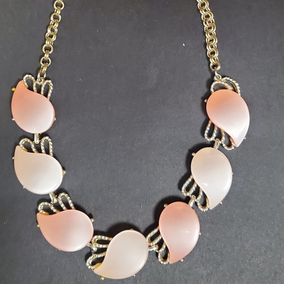 1950's Vintage Necklace/earring set - Picture 4 of 4